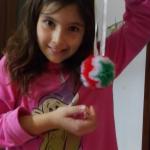 Preparazione dei manufatti da vendere al mercatino (foto 1)