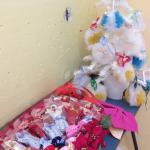 Preparazione dei manufatti da vendere al mercatino (foto 2)